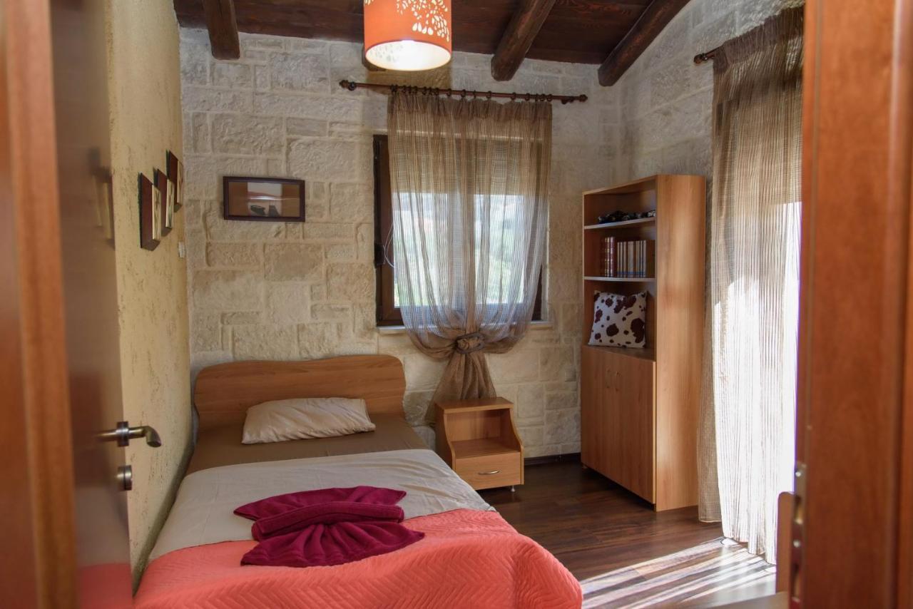 Traditional Stonehouse Vicky Herszonisszosz Kültér fotó