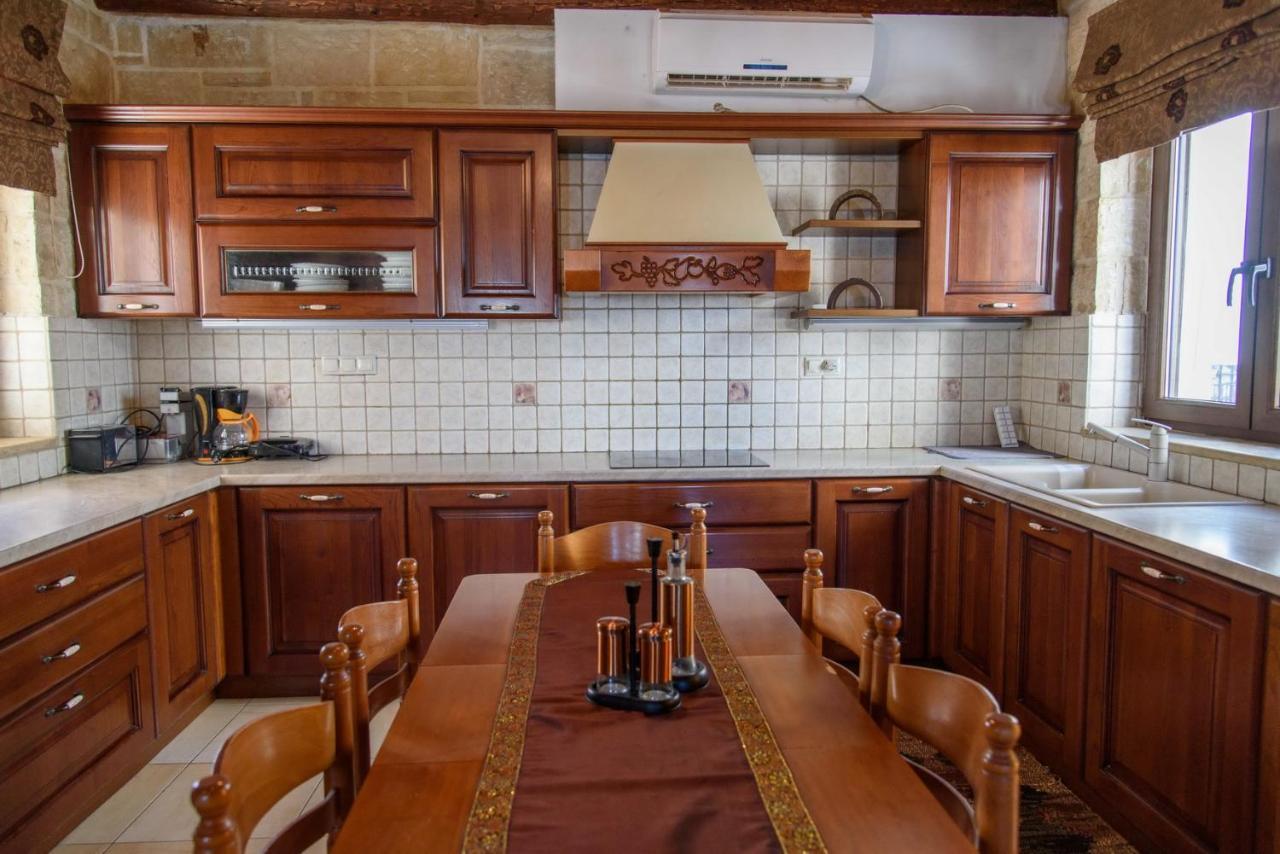Traditional Stonehouse Vicky Herszonisszosz Kültér fotó